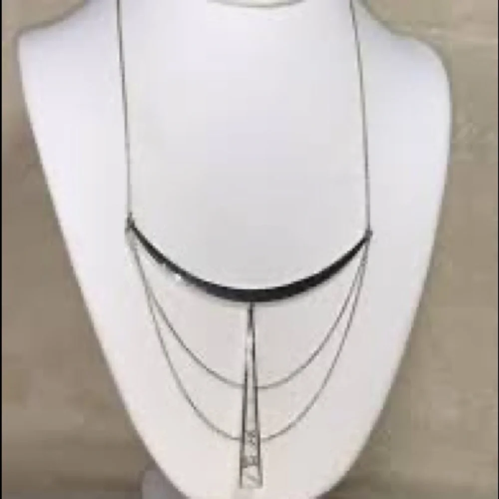Stella & Dot silver swag necklace - Picture 3 of 5